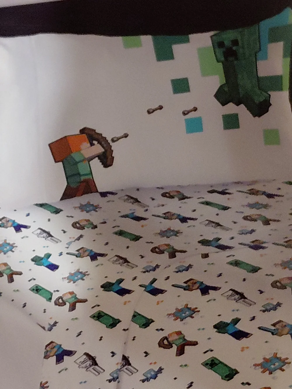 Minecraft Game Bed Sheet 3pc Set: Flat, Fitted, Pillowcases, TWIN Size